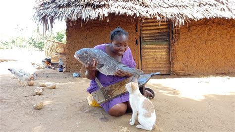 African Village Life Cooking Most Appetizing Village White Fish Youtube