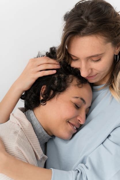 Free Photo Close Up Smiley Lesbian Couple