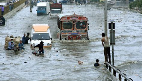 Cyclone Met Office Forecasts Mm Rain In Karachi Urban Flooding