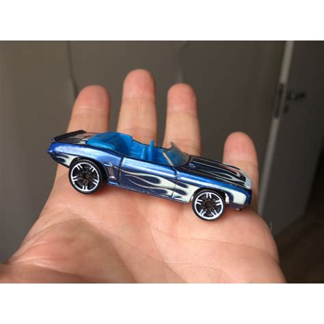 Hot Wheels carro muscle 1969 Camaro conversível Chevrolet blue car azul flamas Shopee Brasil