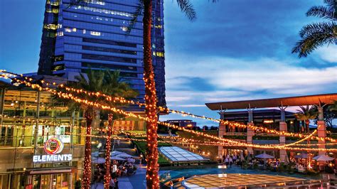 Civic Square At Elements Dining Options Meetings And Exhibitions