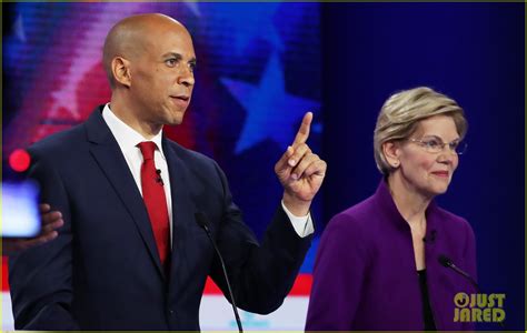 Cory Booker Shares His Viral Photo Meme From Last Night S Debate In Response To Donald Trump Jr