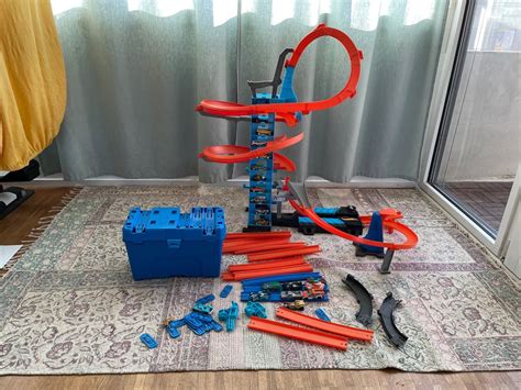 Hot Wheels Himmelscrashturm mit Zubehör Gebraucht in Bern für CHF 35 mit Lieferung auf
