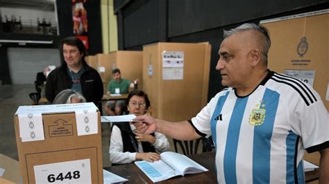 Argentines Vote In Cliffhanger Election With Economy At Stake - News18