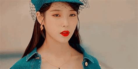 Iu Hotel Del Luna GIF - Iu Hotel Del Luna - Discover & Share GIFs