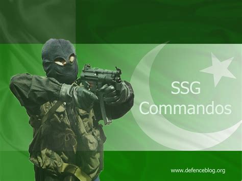 Pakistan Army Ssg Commandos Pakistani Commando With Flag