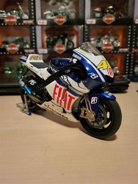 Minichamps 1 12 2010 Yamaha YZR M1 Valentino Rossi Fiat Catawiki