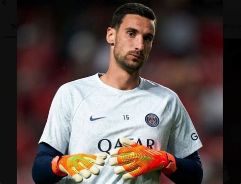 Bramkarz Psg Sergio Rico Zosta Przewieziony Do Szpitala Po Powa Nym