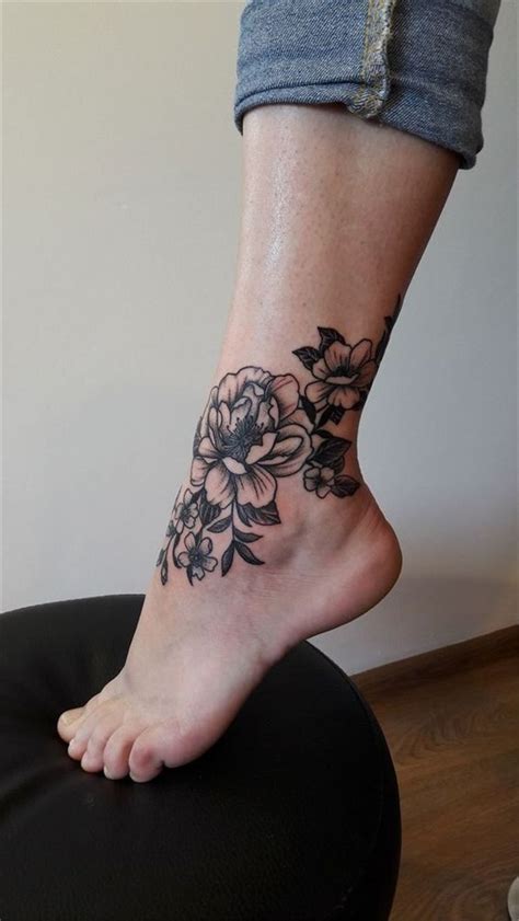 40 Gorgeous And Stunning Ankle Floral Tattoo Ideas For Your Inspiration