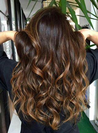 Illuminated Brunette Tout Savoir De Cette Technique De Balayage Ultra