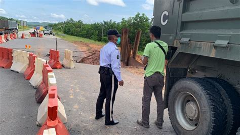 受豪雨影响 关丹往昔加末又路陷 地方 关注东海岸