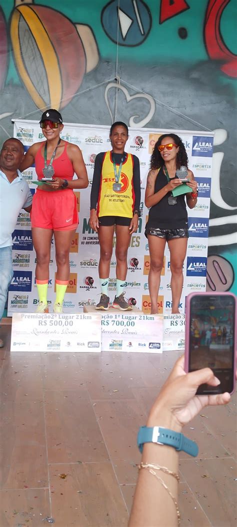 Atletas do Grupo Papa Léguas de Amargosa se destacam em corrida de