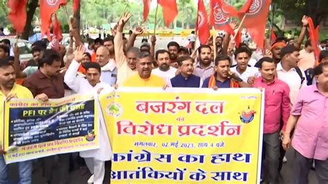 Karnataka Polls Vhp Holds Protest Against Congress Poll Manifesto