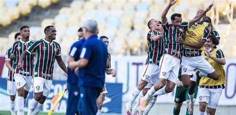 Nenê reage rápido e abre o placar para o Flu contra o Corinthians