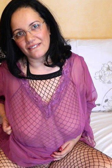 Maturenl Big Breasted Housewife Playing With Herself Mature Nl