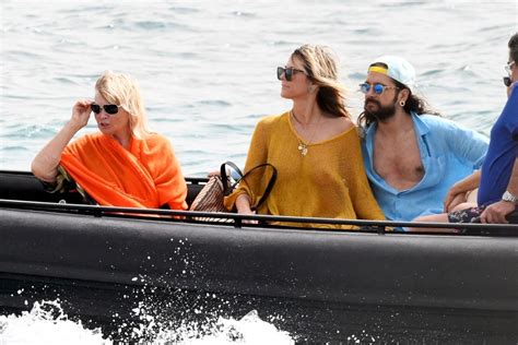 Heidi Klum Topless Sardinia Beach Paparazzi Sexy Boobs Hot Celebs Home