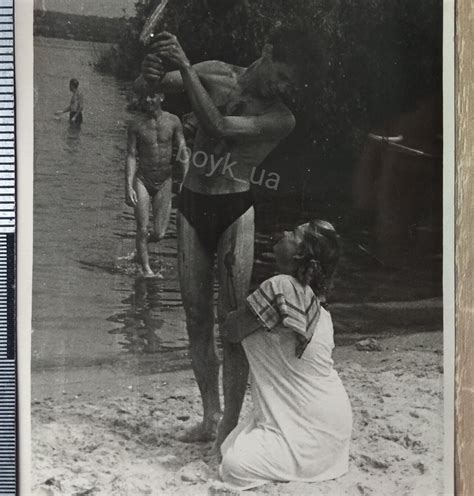 Shirtless Men Trunks Bulge Beefcake Muscle Affectionate Guys Gay Int Vtg Photo Ebay