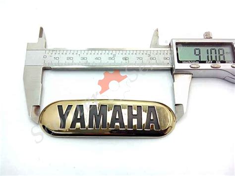 Наклейка "Yamaha", об'ємна, напівкругла, золото, хромований пластик, на ...