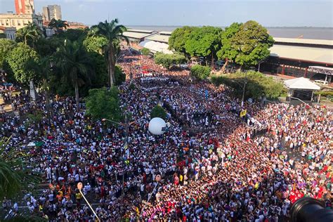 Domingo de Círio teve multidão de cerca de 2 milhões de pessoas em