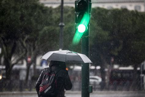 Vis O Sete Distritos Do Continente Sob Aviso Amarelo Devido Chuva