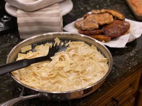 Mrs Gails Chicken And Fettuccine Alfredo