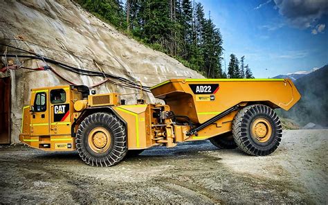 Caterpillar Dump Truck