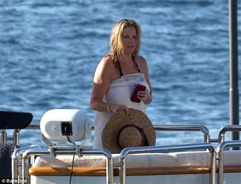 Penny Lancaster Shows Off Her Figure In A Bikini With Rod Stewart Daily Mail Online