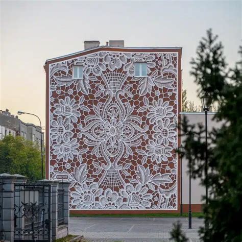 George Floyd Mural In Minneapolis Becomes A Makeshift Memorial