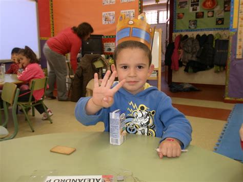 CUMPLEAÑOS DE LA SEMANA ALEX Y LUCÍA Clases de 3 AÑOS de Educación