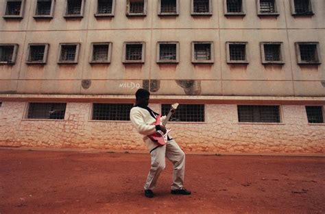 Veja Projeto De Documentação Feito Por João Wainer No Carandiru Entre