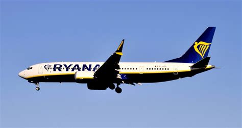 Ryanair Boeing Max Ei Hev Approaching Newcastle Flickr