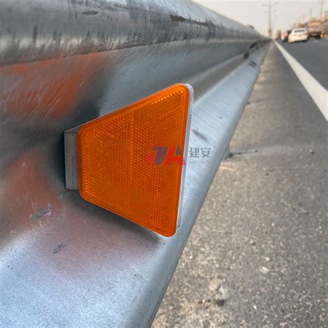 High Brightness V Type Roadside Aluminum Reflector Made In China