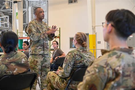 Afrc Command Chief Command First Sergeant Visit Arw Dobbins Air