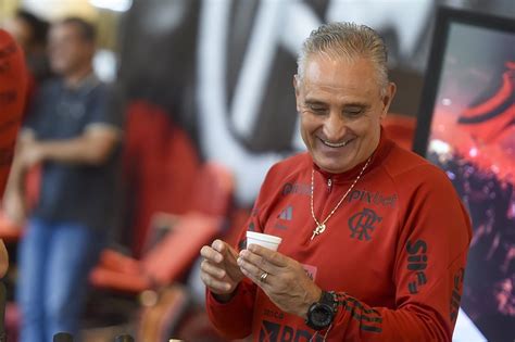 Terceiro T Cnico Do Flamengo Em Tite Tem Imagem Desconstru Da E