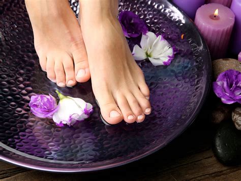 How To Remove Dead Skin On Your Feet In 9 Easy Ways