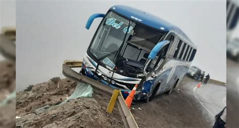 Bus Repleto De Pasajeros Estuvo A Punto De Caer A Un Barranco En