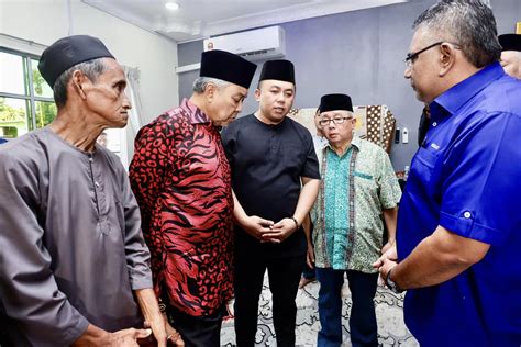 Ahmad Zahid Bung Dan Kepimpinan Umno Sabah Hadir Ziarah Jenazah Bapa