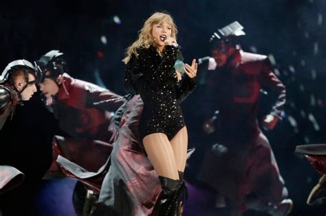 Taylor Swift stunned by fans’ engagement backstage at Philadelphia concert