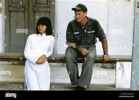 CHINTARA SUKAPATANA, ROBIN WILLIAMS, GOOD MORNING VIETNAM, 1987 Stock Photo - Alamy