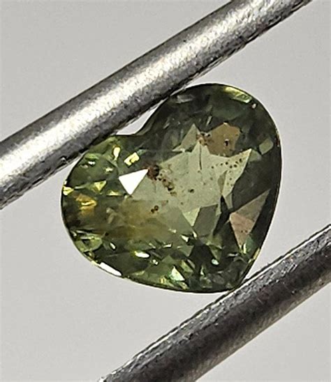 Yellowish Green NO RESERVE PRICE Sapphire 1 03 Ct Catawiki