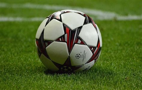 Wallpaper lawn, the ball, focus, football HD, barclays premier league images for desktop ...