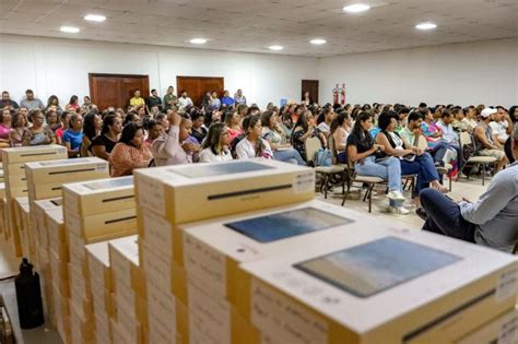 Prefeitura De Porto Seguro Entrega Tablets Para Agentes Comunit Rios De