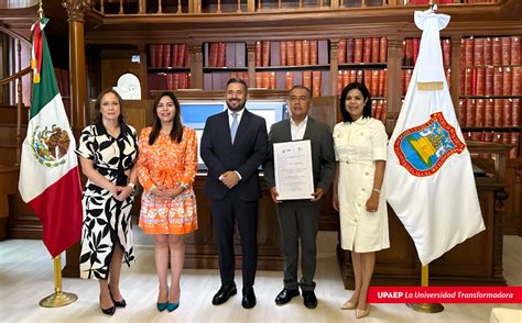 Vicerrector Acad Mico Recibe Reconocimiento Por El Ayuntamiento De