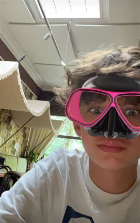 Lowiek Brown Hair Boy Brown Hair Green Eyes Blonde Guys