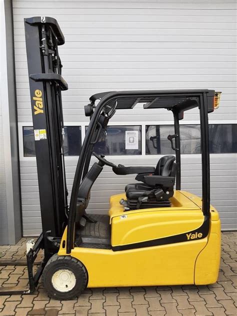 Yale Erp Vt Lwb Electric Counterbalance Forklifts Material