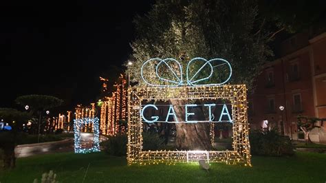 Favole Di Luce Lo Spettacolo Delle Luminarie Di Gaeta Italiani It