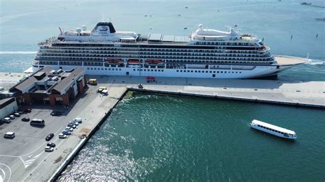 Il Porto Di Chioggia Accoglie La Nave Da Crociera Viking Sky