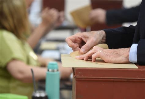 ¿hasta Qué Edad Es Obligatorio Votar En Uruguay