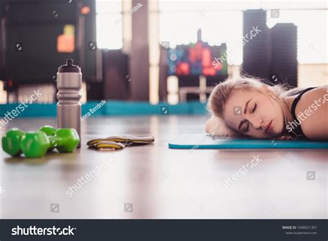 Portrait Sporty Blonde Girl Gym Home Stock Photo 1698921301 Shutterstock