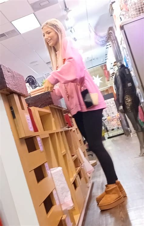 Super Hot Blonde Perfect Ass And VTL OC Page 2 Spandex Leggings Yoga Pants Forum
